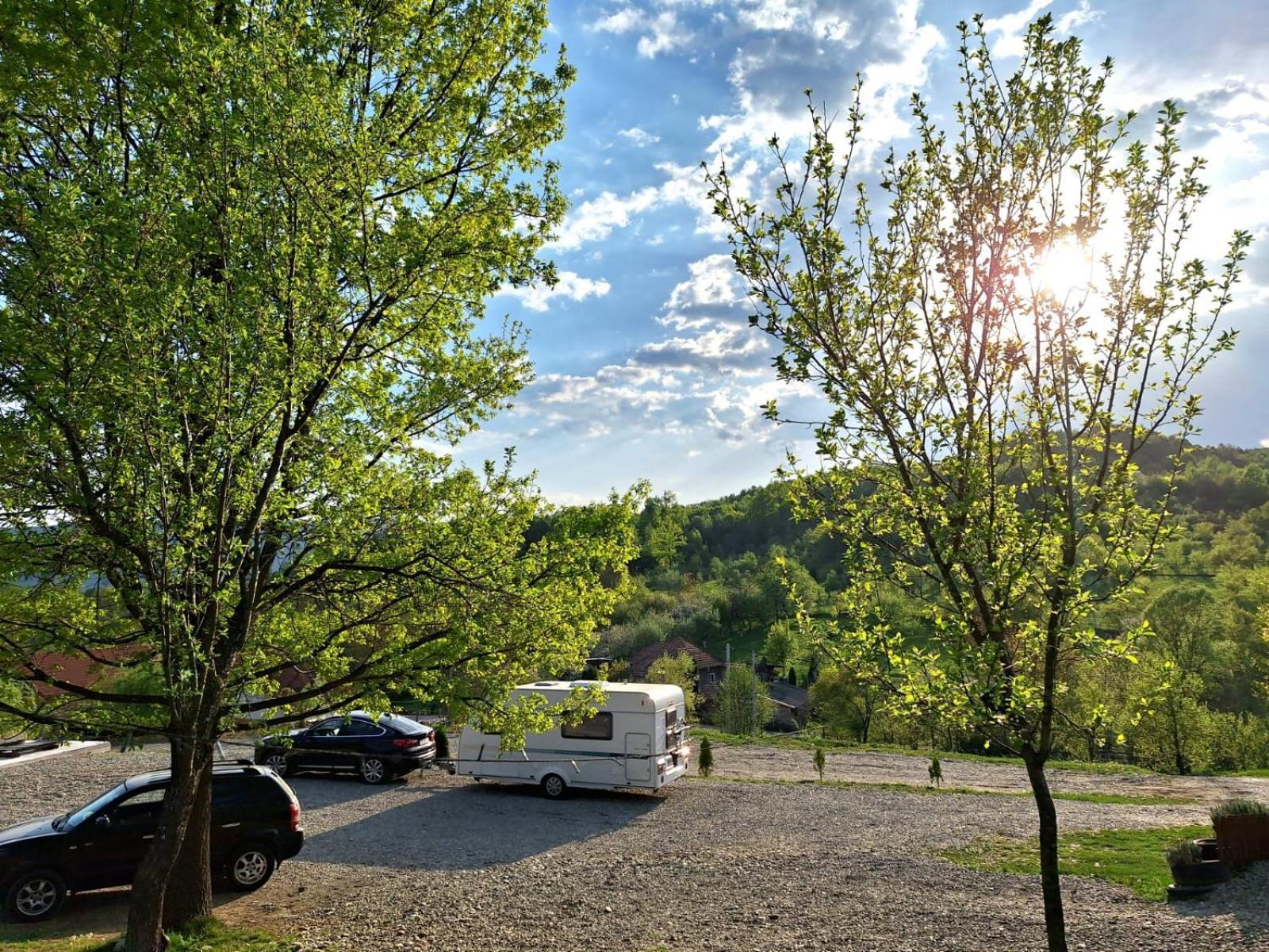 La 3 Stejari, Calimanesti Hotel Salatrucel Luaran gambar